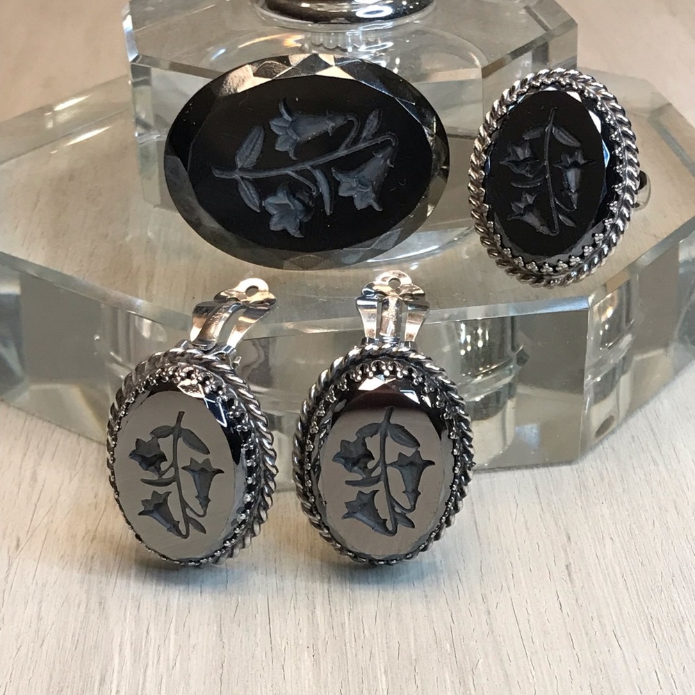 Whiting & Davis Silver and Black Earrings, Ring size 7 & Gem